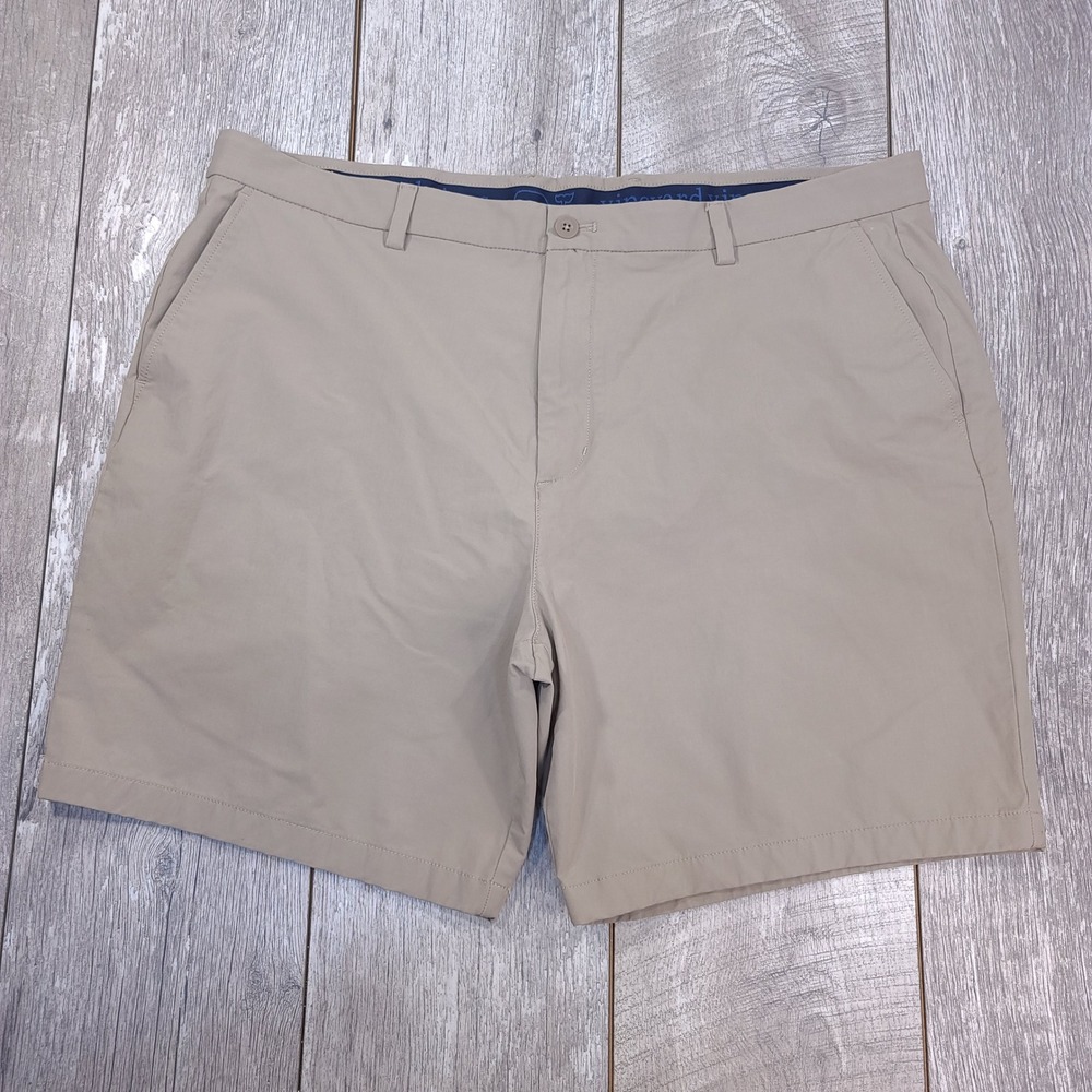 Vineyard Vines Performance Shorts Mens Size 42 Khaki Tan Stretch Golf